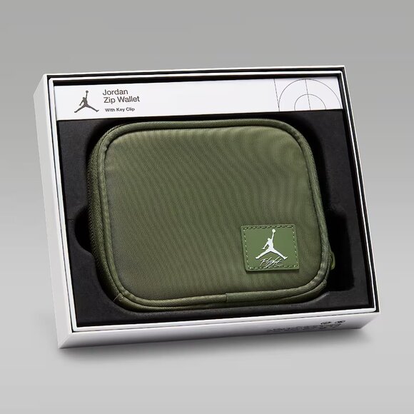 NWT Jordan Zip Wallet Pouch with Key Clip - Picture 3 of 8